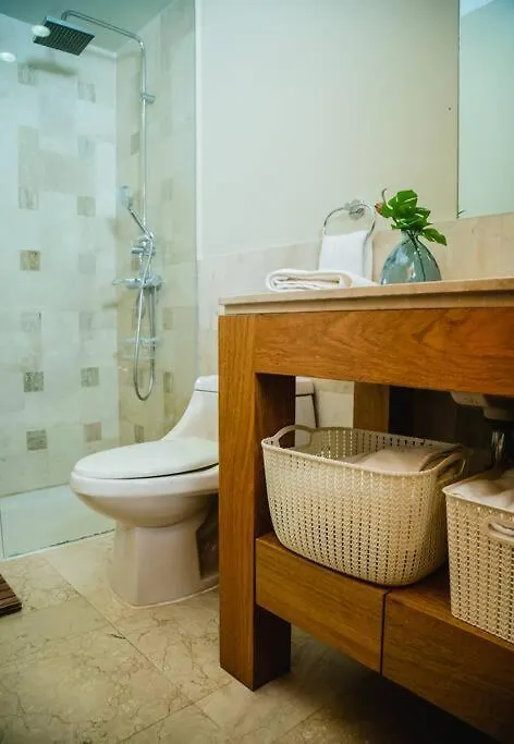 3 Bedroom First Line Beach Apt At Playa Bonita El Paraiso Building 101 拉斯特拉纳斯 公寓