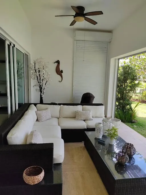 3 Bedroom First Line Beach Apt At Playa Bonita El Paraiso Building 101 拉斯特拉纳斯 公寓