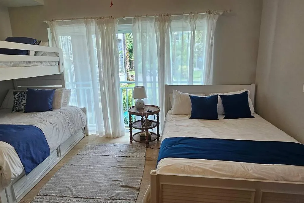 3 Bedroom First Line Beach Apt At Playa Bonita El Paraiso Building 101 拉斯特拉纳斯
