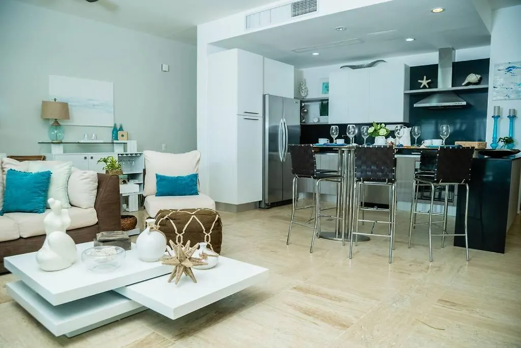 公寓 3 Bedroom First Line Beach Apt At Playa Bonita El Paraiso Building 101 拉斯特拉纳斯