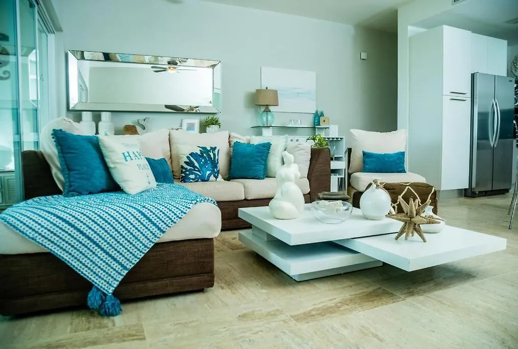 3 Bedroom First Line Beach Apt At Playa Bonita El Paraiso Building 101 拉斯特拉纳斯 公寓