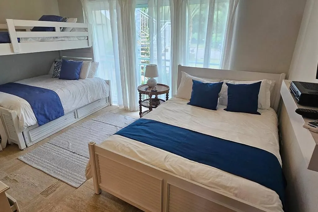 公寓 3 Bedroom First Line Beach Apt At Playa Bonita El Paraiso Building 101 拉斯特拉纳斯